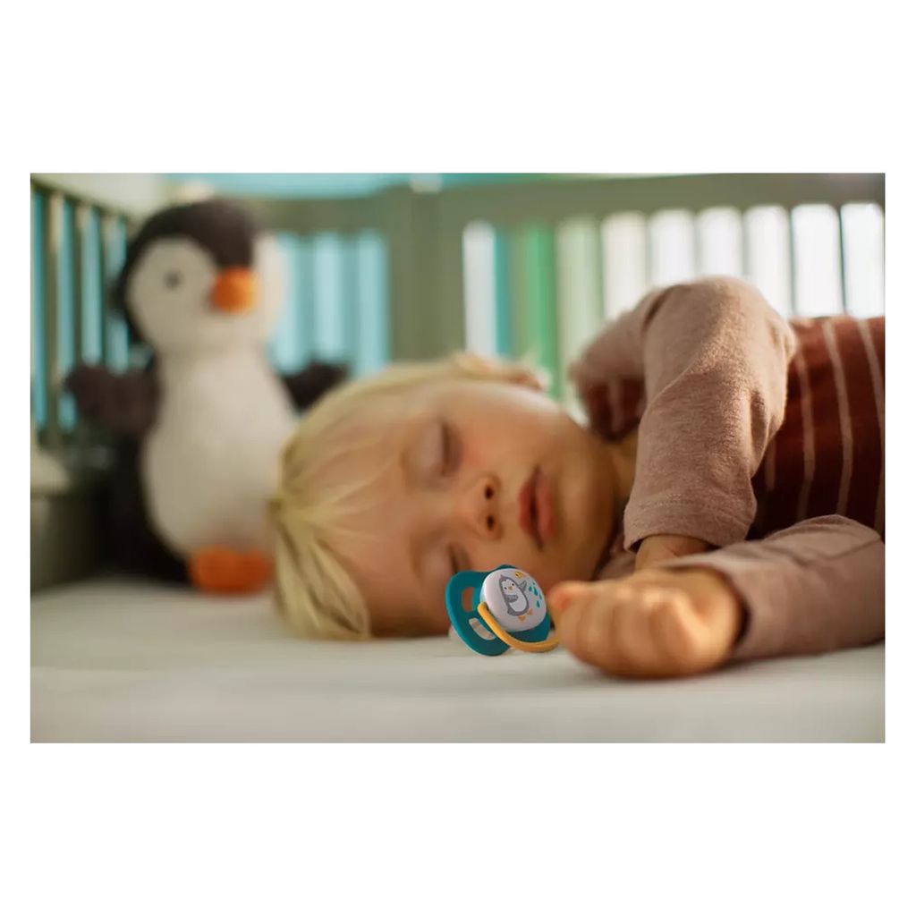 AVENT ciuccio consolazione in silicone ultra aria, 6-18m (2 pz) - pinguino/tuber